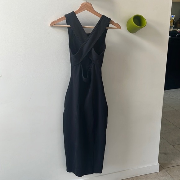 Lululemon Picnic Play Dress Black - Size 6 - Picture 6 of 7